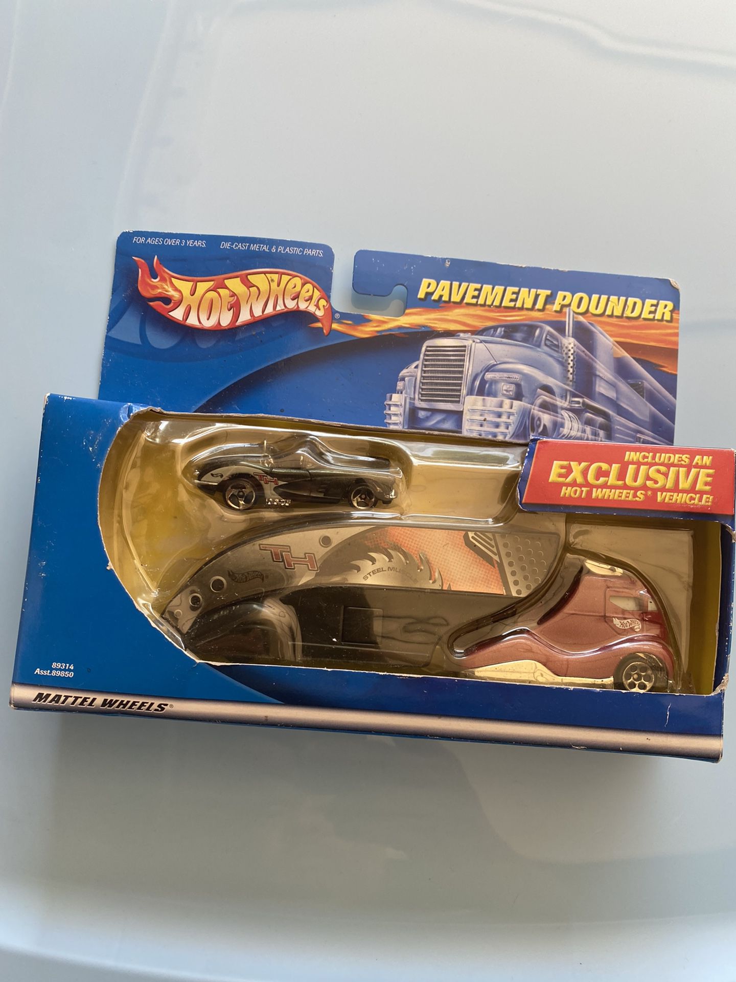 HOT WHEELS TREASURE HUNT PAVEMENT POUNDERS WITH MATCHING CAR LIMITED EDITION