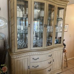 Broyhill High End China Cabinet Credenza Sideboard Dresser