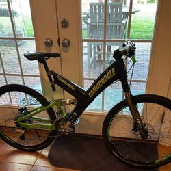 Cannondale Super V 700 Raven Full Suspension Mountain Bike