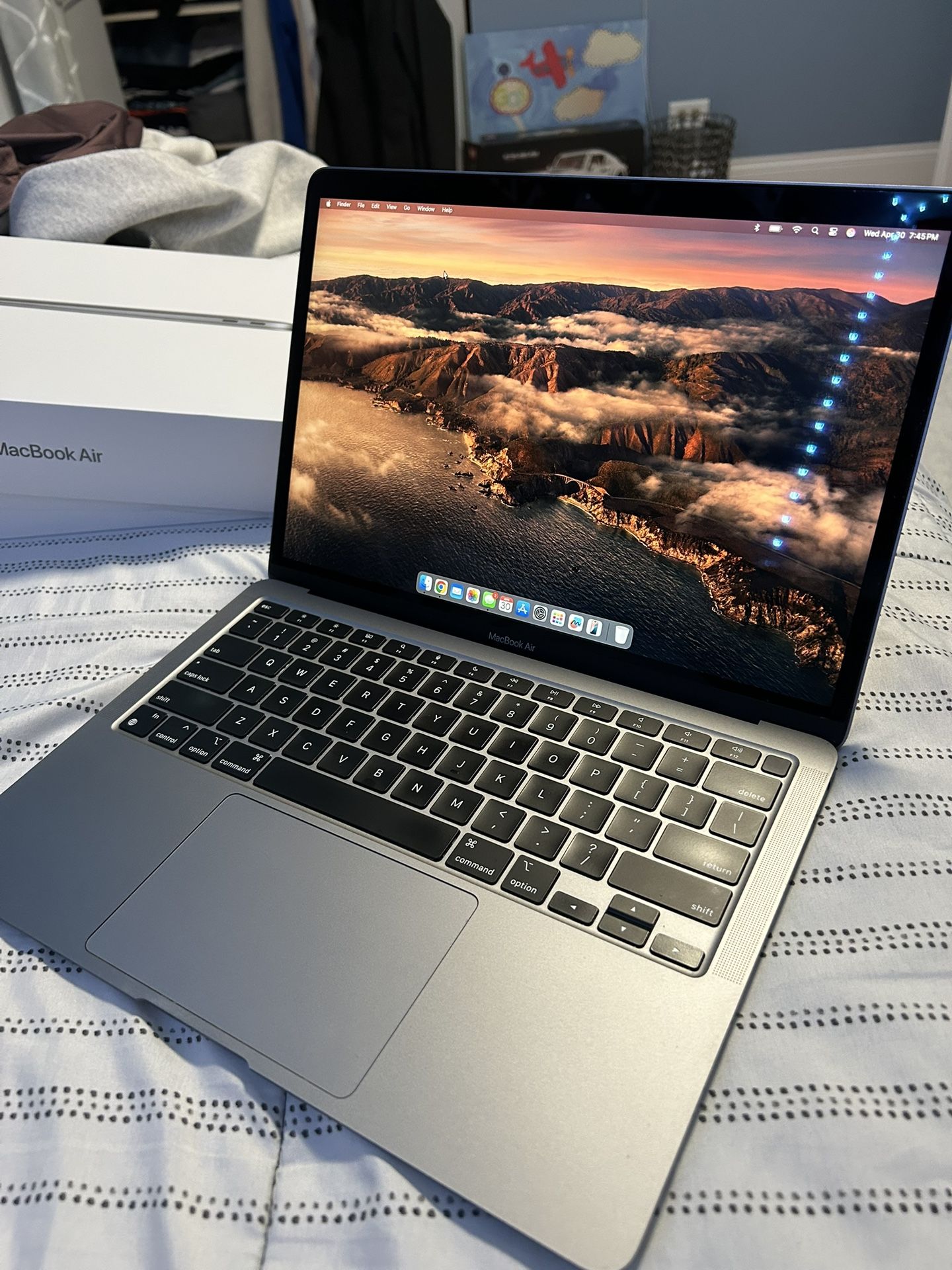 2020 Macbook Air Space Gray M1 13”