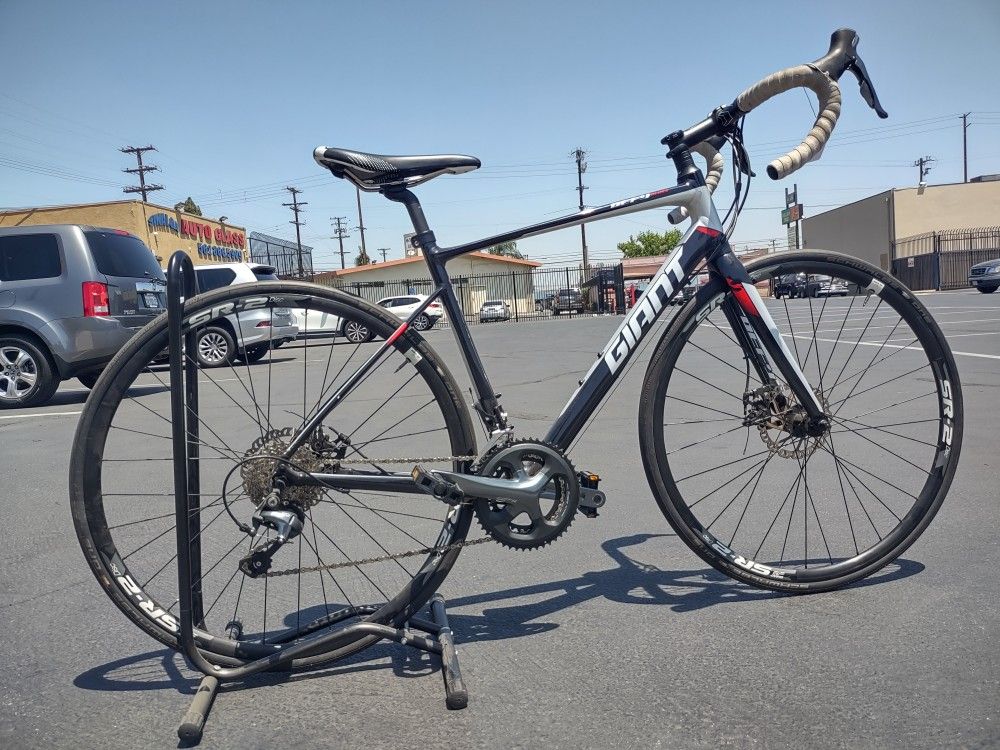 Giant Road bike Medium 54cm Claris