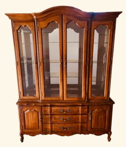 Thomasville 1990 China Cabinet Tableau  Collection (Display not included)