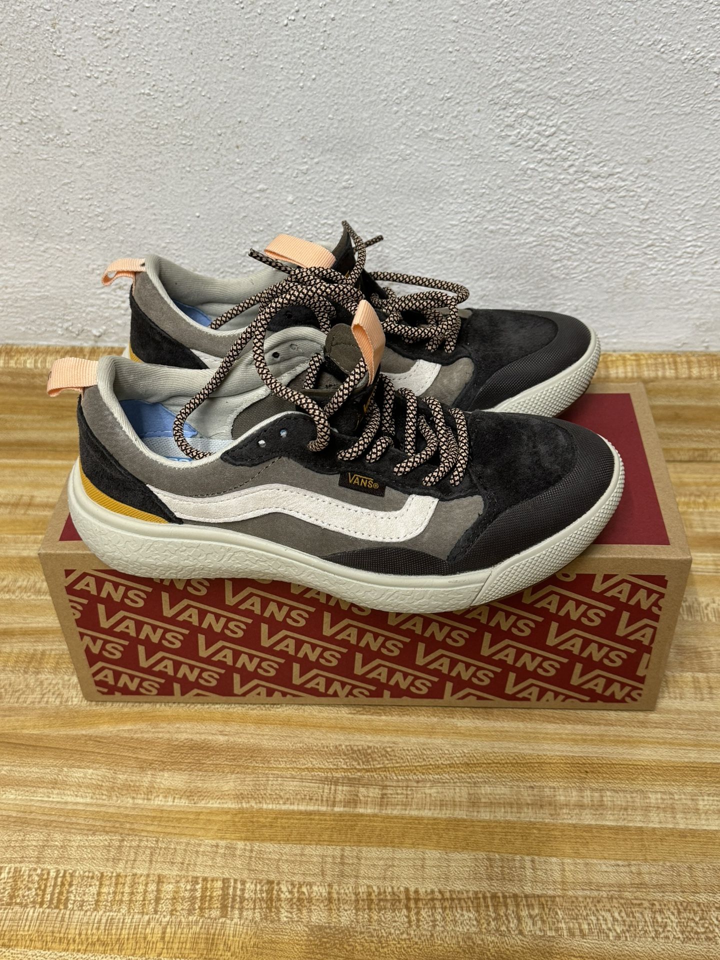 BRAND NEW VANS ULTRA RANGE EXO SHOES