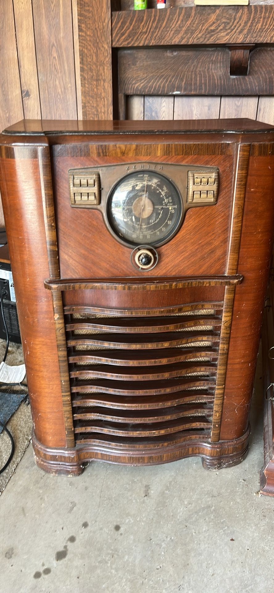Zenith Antique Vacuum Tube Radio