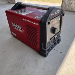 Lincoln Electric Square Wave TIG 200 TIG 