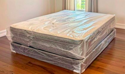 New Queen Size Mattress Pillow Top With Box Spring Set 