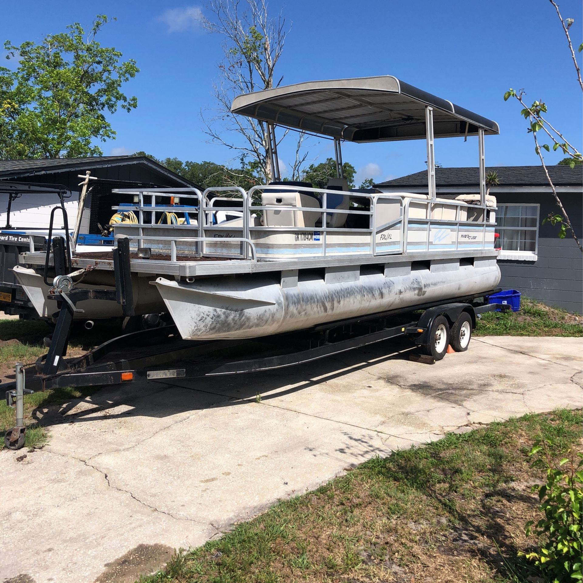 1992 Riviera Cruiser Pon-tune Boat