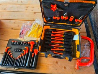 Cementex Insulated Electrician Tool Kit with Case