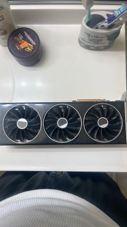 “XFX Radeon GPU — minor PCB edge