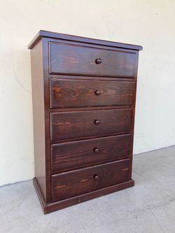 🔥Solid pinewood chest for sale