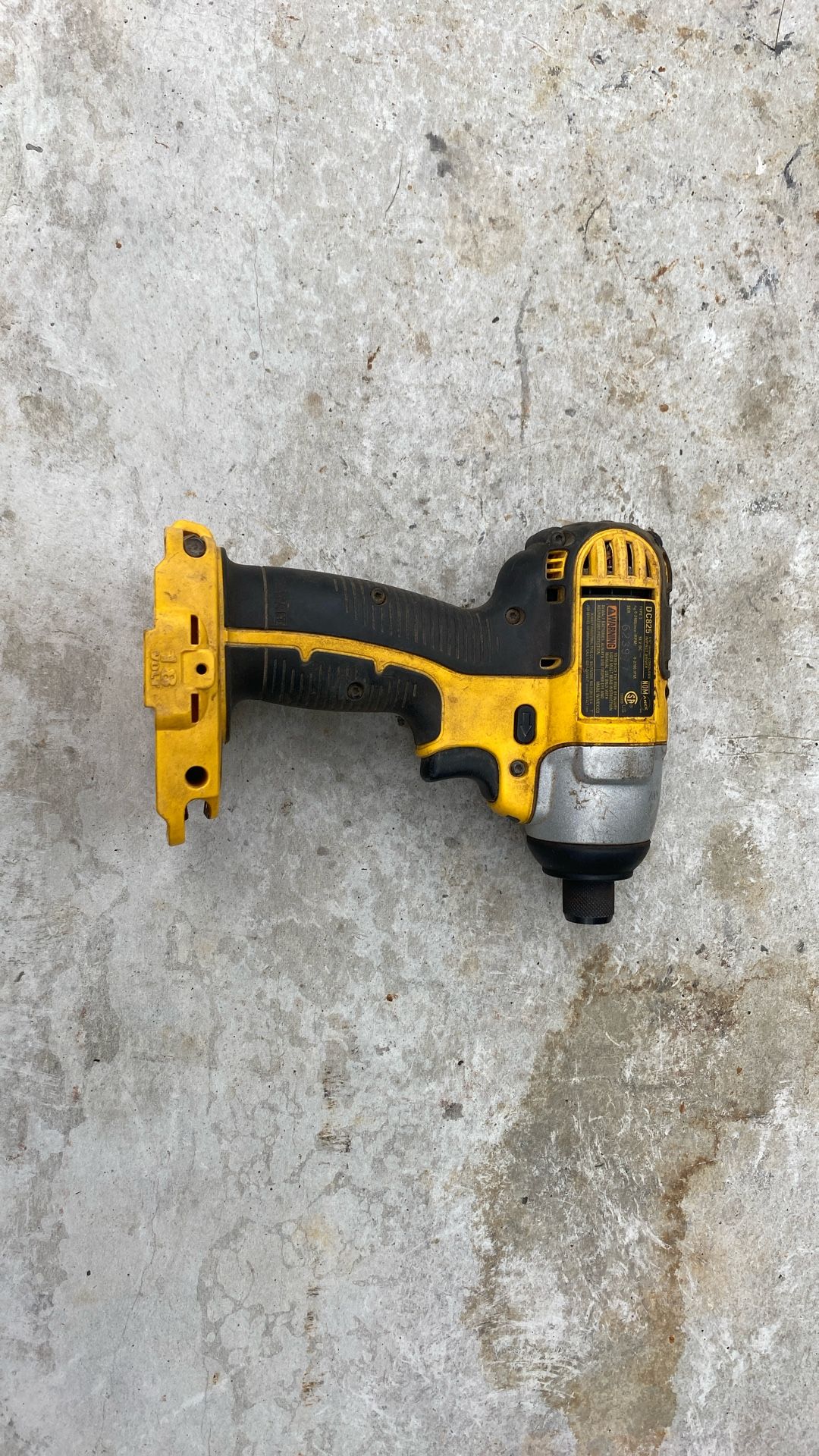 Dewal 1/4 Drive Impact Gun