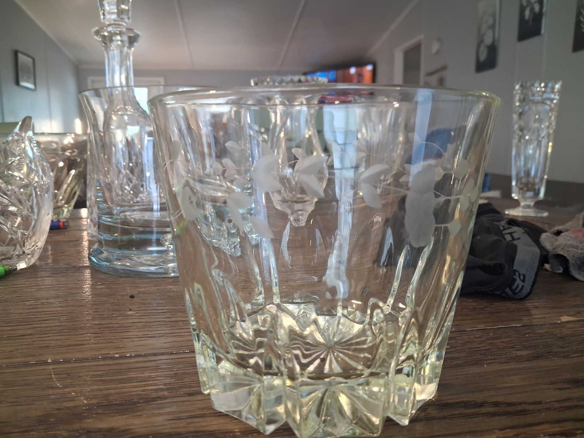 Crystal ice bucket