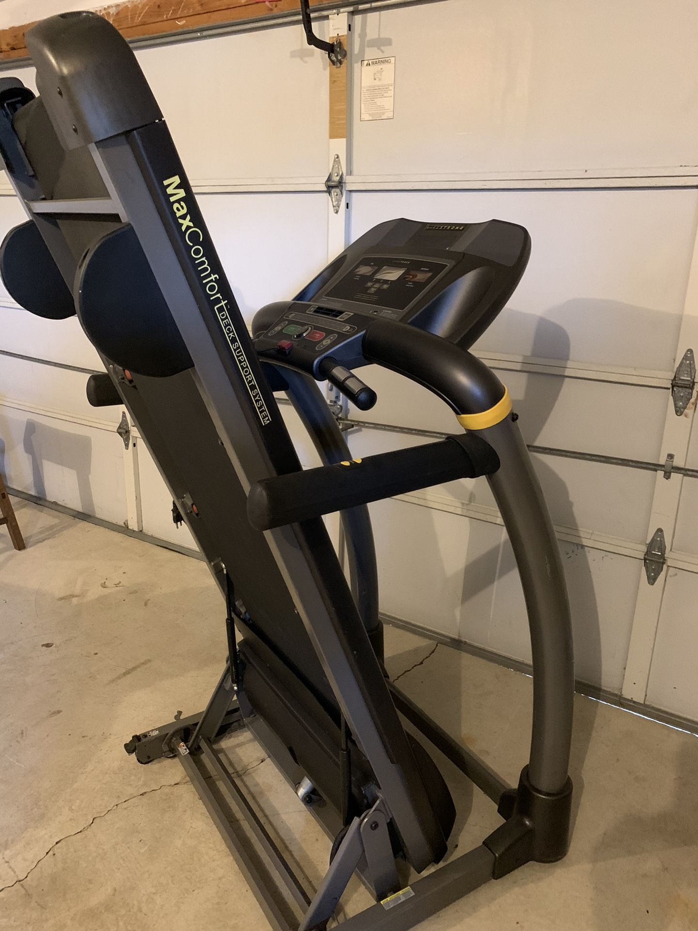 Livestrong 10.0T treadmill for Sale in Virginia Beach, VA OfferUp
