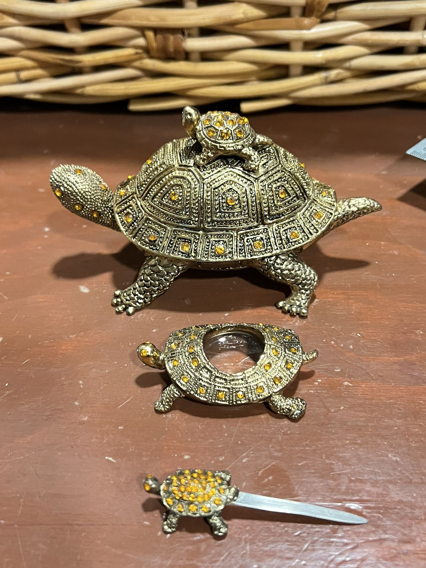 Vintage Metal Turtle Beautiful collection can 3 pieces