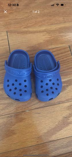 Crocs Size 2/3