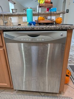 GE dishwasher and Frigidaire microwave o