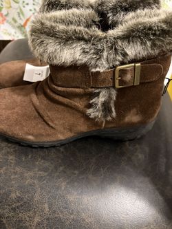 Costco KHOMBU Women’s Boots Size 7 In S.W.