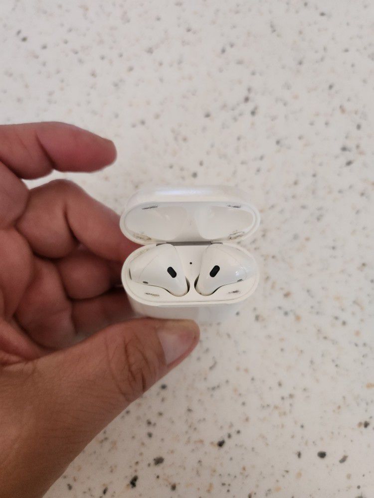 Apple Airpods 1st Generation