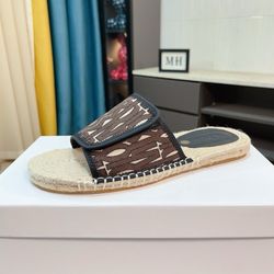 D.ior sandals size 4-11