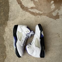 JORDAN 5 DARK CONCORD SZ 9.5 NO BOX