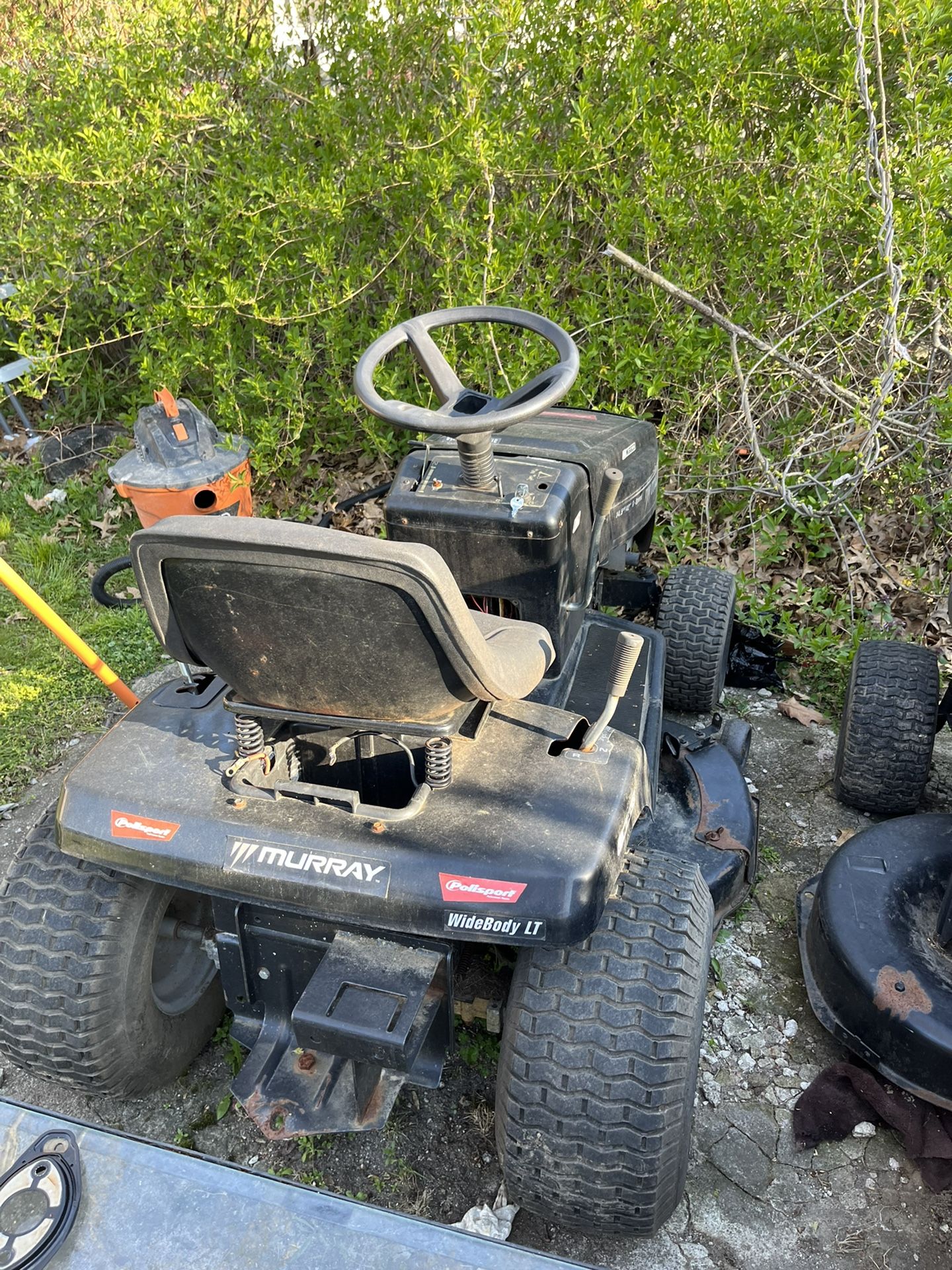 Riding Lawnmower Crasfmam N Murray