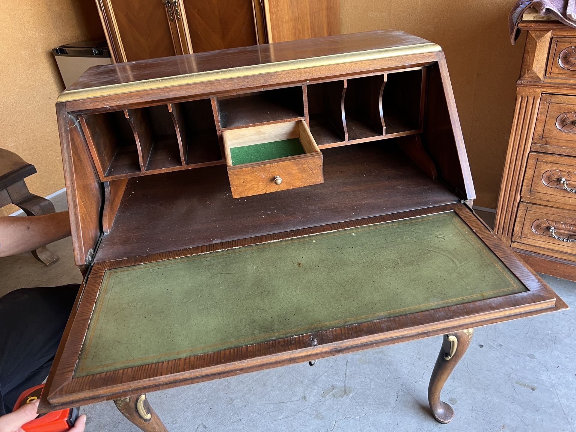 Fancy Inlay Opening Desk