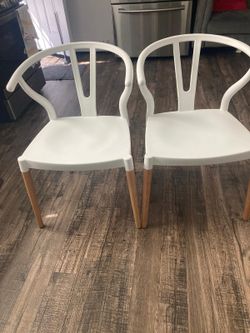 Set of 2 Modern White Chairs – $20for Both!