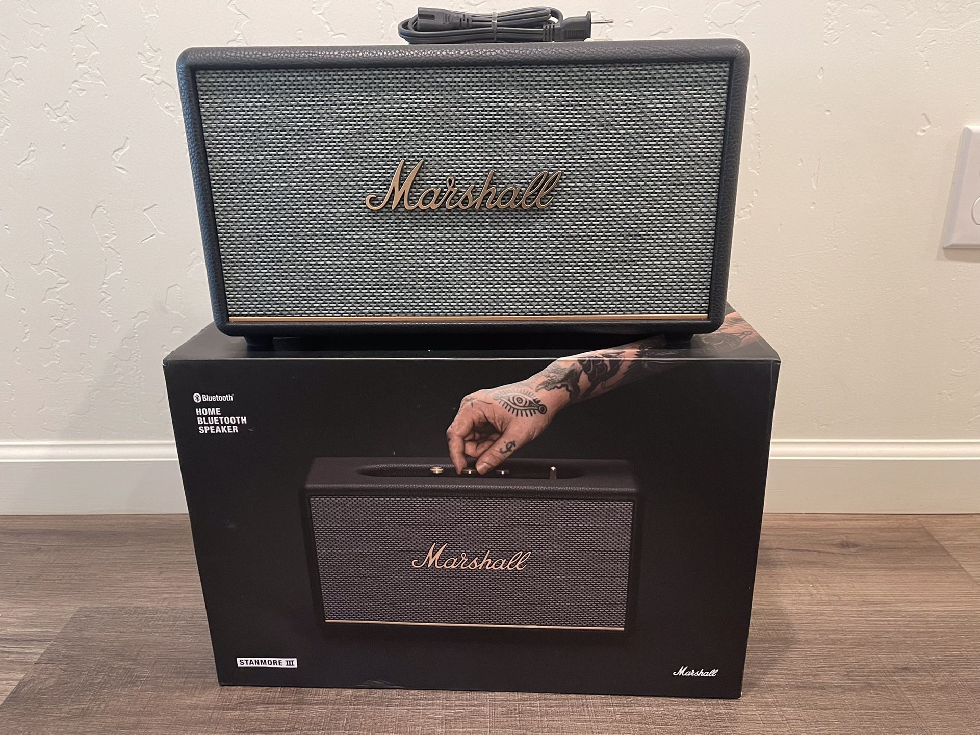 bosina marshall 3 esta nueva 