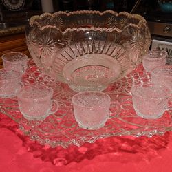 Vintage L E Smith Pinwheel & Stars Punch Bowl & Under  plate "Crystal Ladle& 7 Cups"
