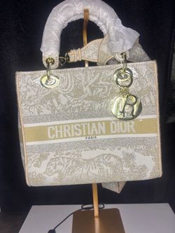 Brand new purse