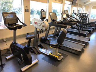 Life Fitness Integrity Upright Bike with ST Console LOW HOURS!