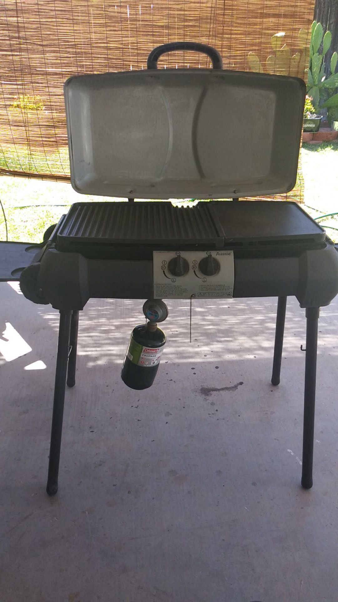 Selling my BBQ propane good condition portables