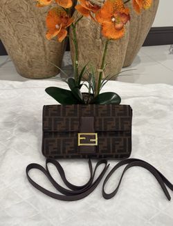 CARTERAS , CROSSBODY / $70