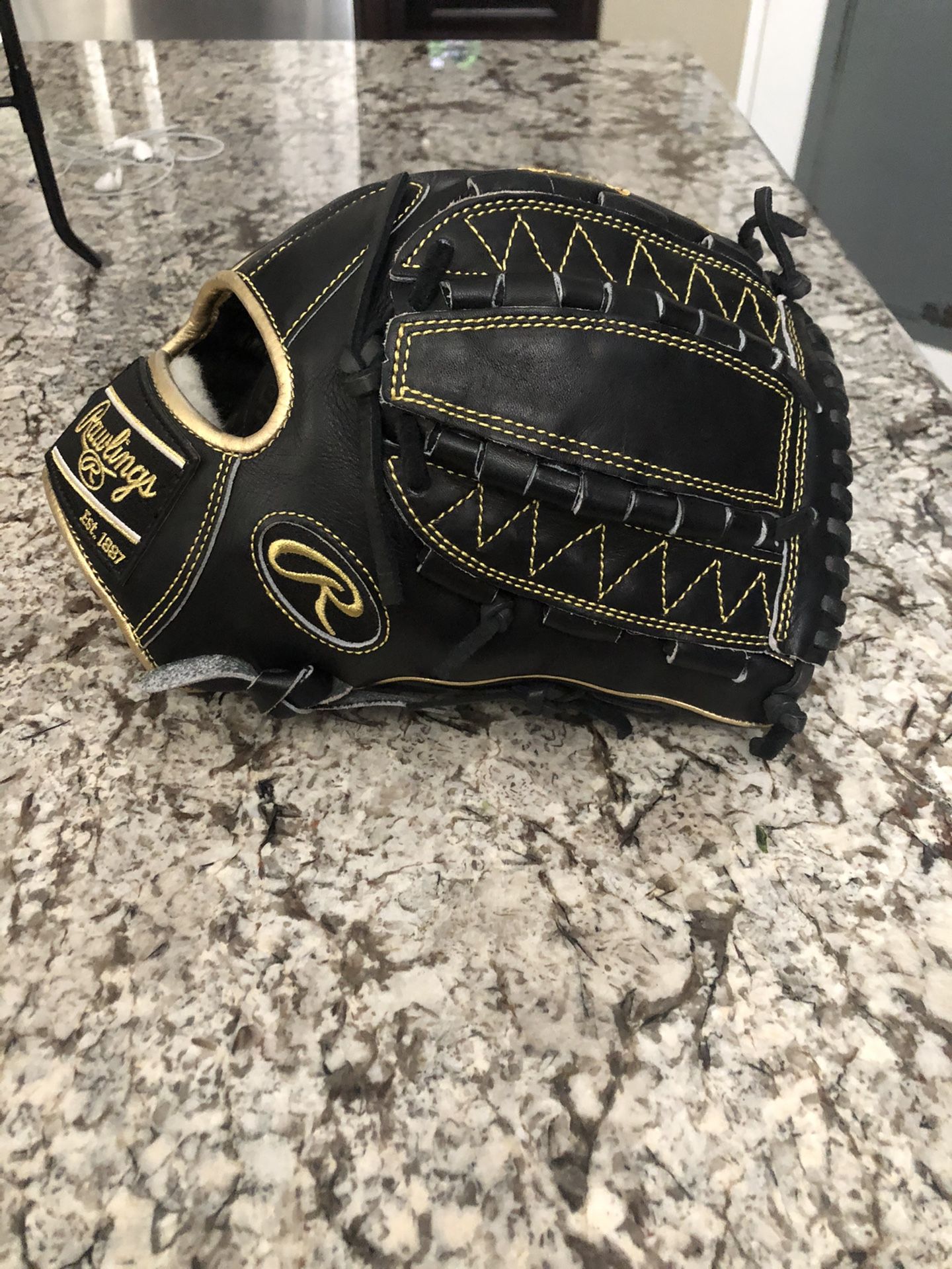 Rawlings Pro Preferred Limited Edition Glove