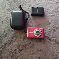 Canon Camera 12.1 Megapix +Video Recording And Battery Charger