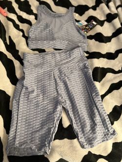 Size large workout outfit