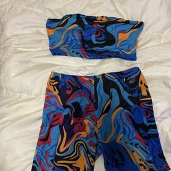 Colorful abstract  print tube top and biker shorts set Size M