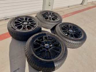 Brand new Toyota tundra 20" wheels and tires all terrain falken 265/65/20 fits Tacoma