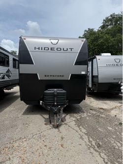 RV ‘26 Hideout  Max 31SUNROOM
