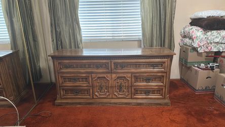 Dresser