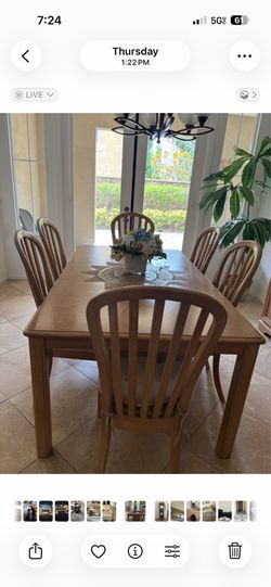 Mesa  buena casi Nuevo de madera muy bonita