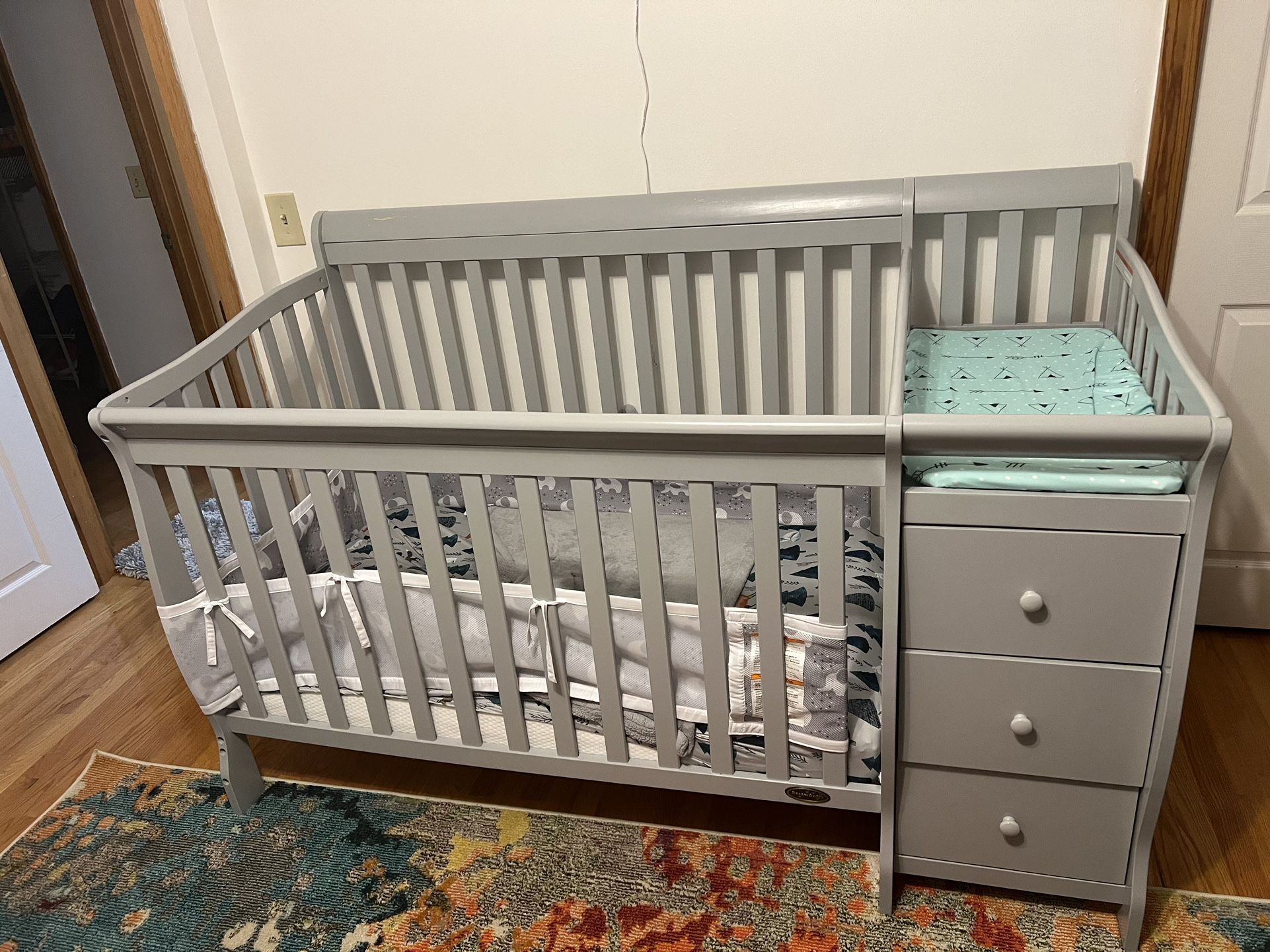 Infant To Toddler Crib With Built In Dresser 4in1