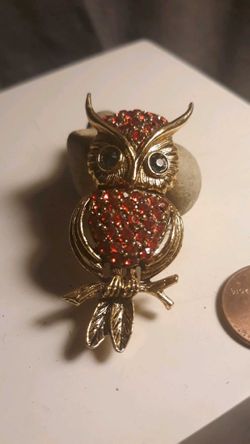 HOLLY CRAFT SIGNED OWL BROOCH