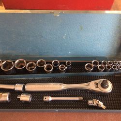 26 Pc Craftsman 1/4” & 3/8” Socket Set SAE