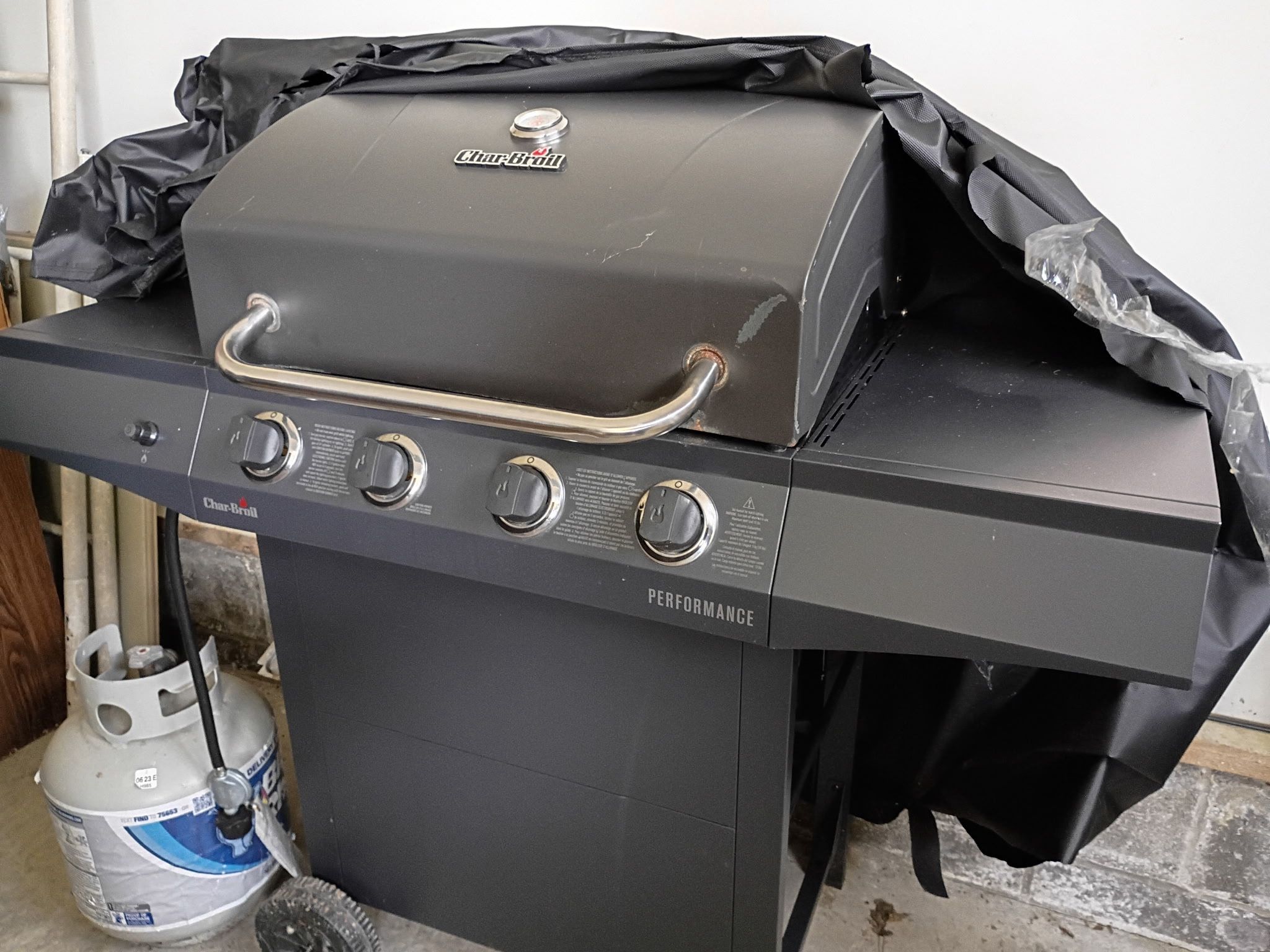 Performance Char-Broil Gas Grill