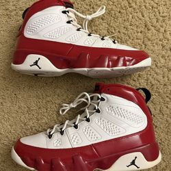 Size 10.5 (Pre owned, no box, missing insoles) - Air Jordan 9 retro gym red