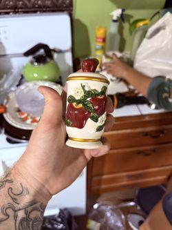 Apple-Themed Ceramic Kitchen Set – Creamer, Sugar Jar & Spoon Rest