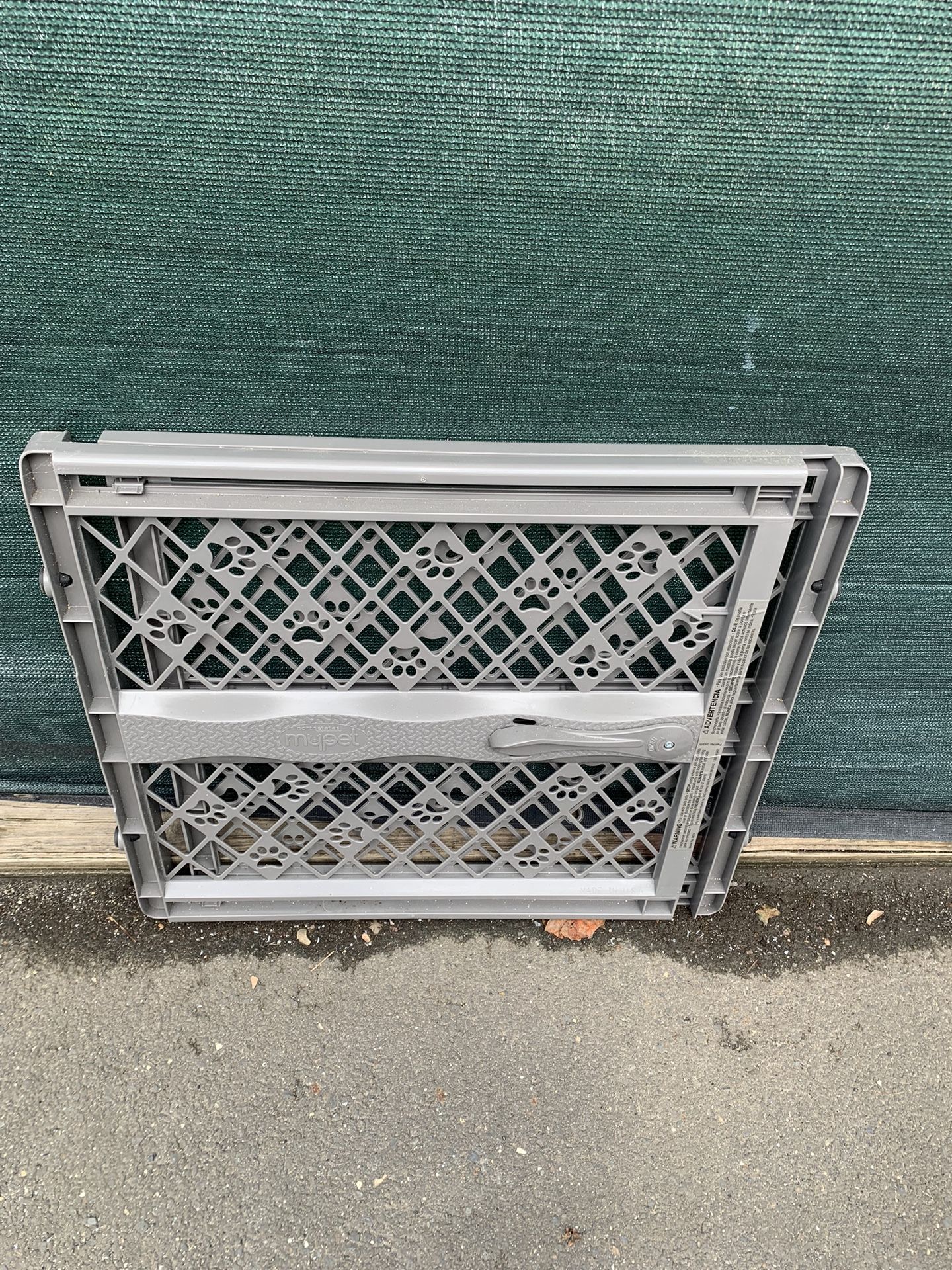 MYPET North States Paws Portable Pet Gate: 26-40" Wide. Pressure Mount. No Tools Needed. Made in USA. Dog Gate 23" Tall, Expandable, Durable Dog Gates
