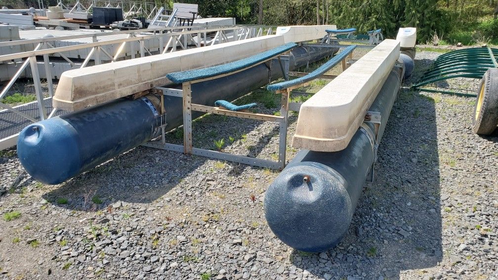 Hydrohoist Boat Lift BModel 4500lb Capacity for Sale in Woodburn, OR