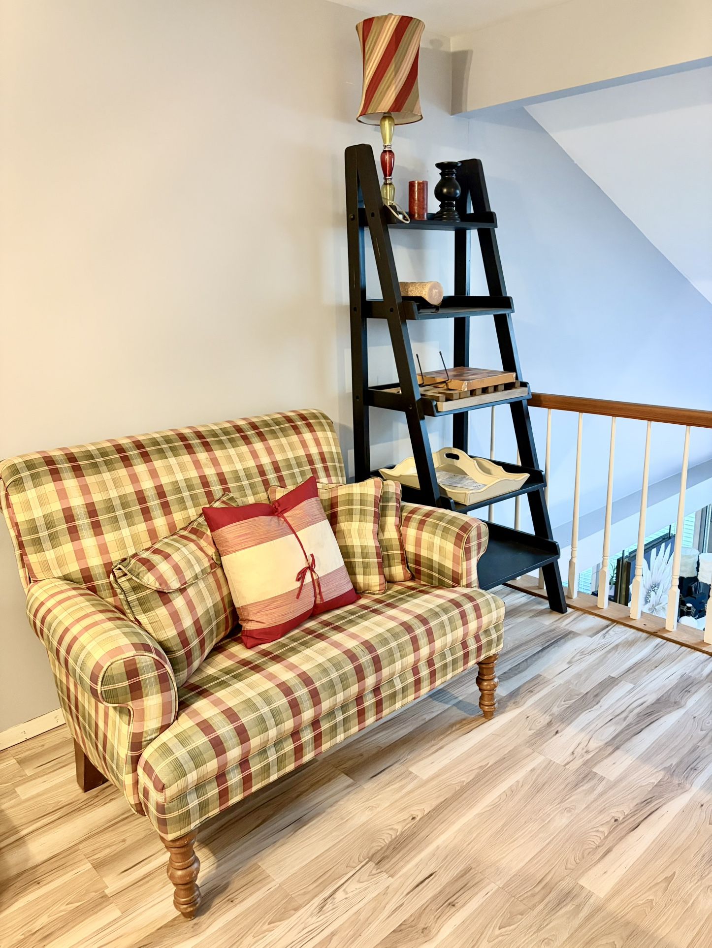 Beautiful Like New Love Seat-$125 OBO